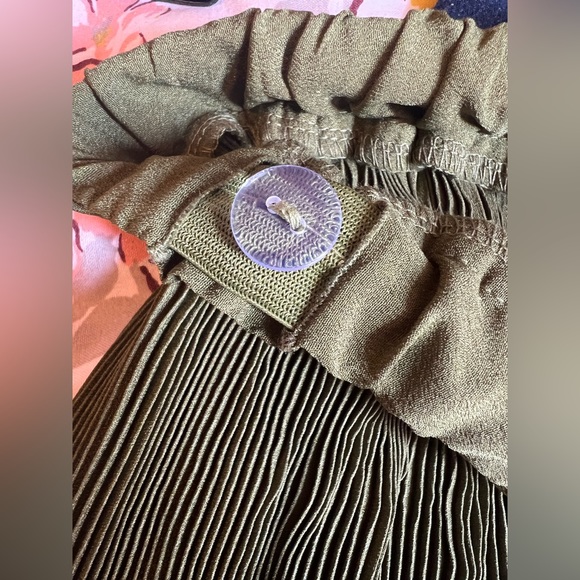 BNWT PLT Maternity trousers, olive green plissé material, size UK 14 - Picture 4 of 5